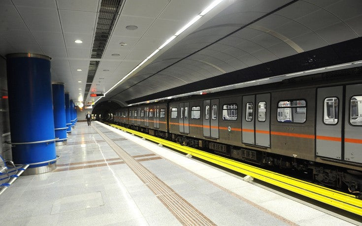 Αντρας έπεσε στις γραμμές του μετρό στο Πανεπιστήμιο -Ανασύρθηκε νεκρός
